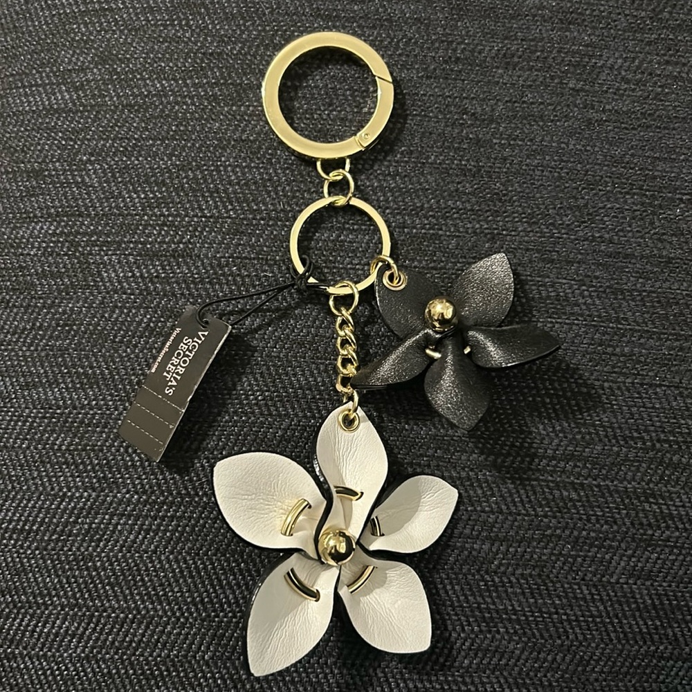 Victorias Secret Flower Key Chain NEW